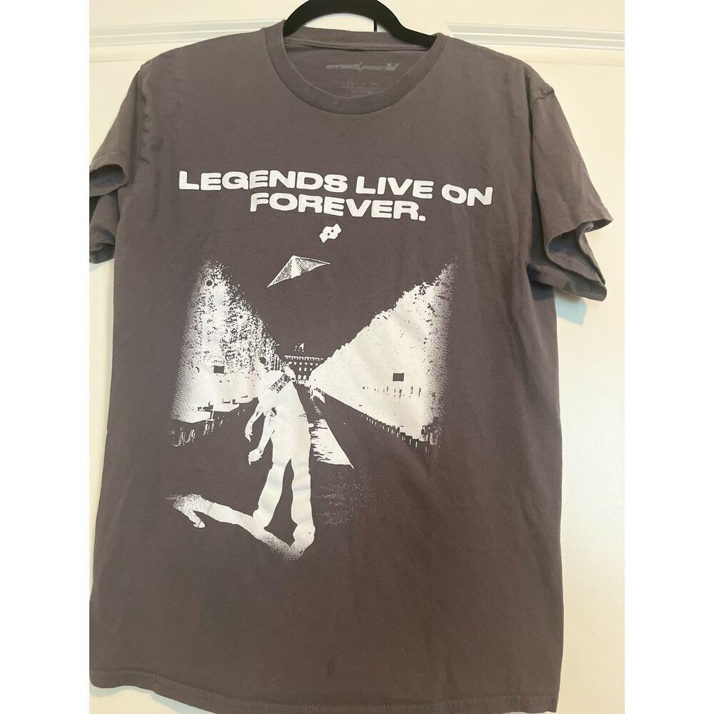 EUC Graphic Tee XL 'Legends Live On Forever' Dark Grey
